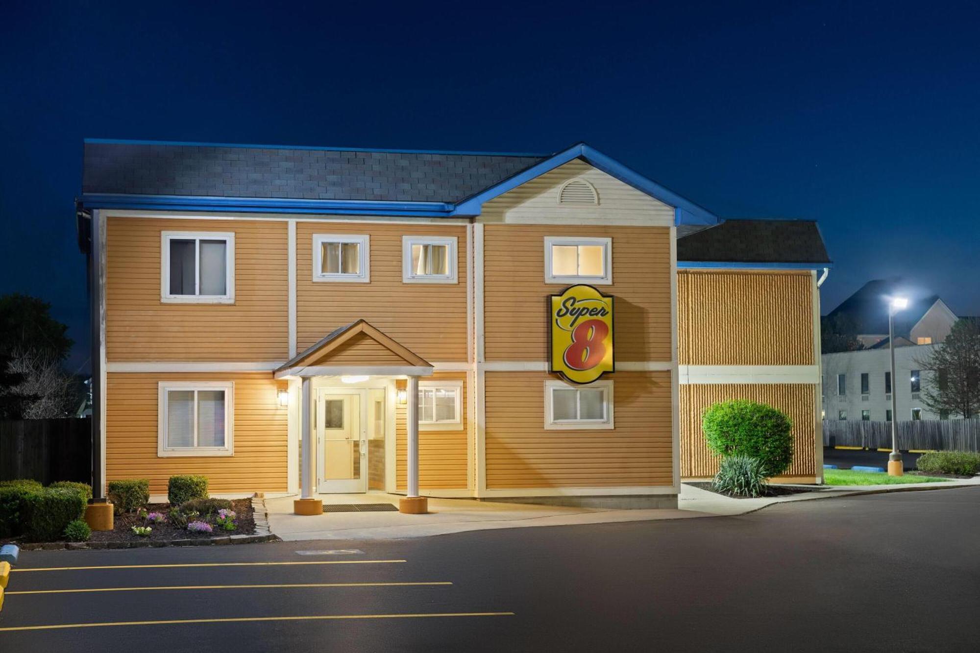 Hotel Super 8 By Wyndham Columbus Esterno foto